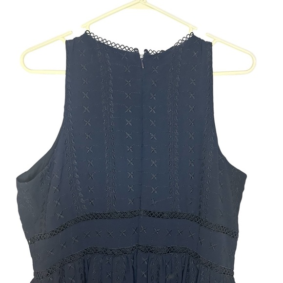 LOFT Navy Eyelet Embroidered Sleeveless Dress Size 12 - Picture 2 of 13